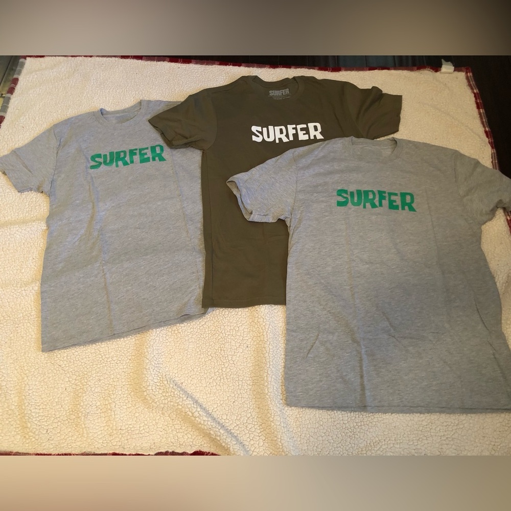 2 Adult Medium Surfer T-Shirt ( NEVER WORN)